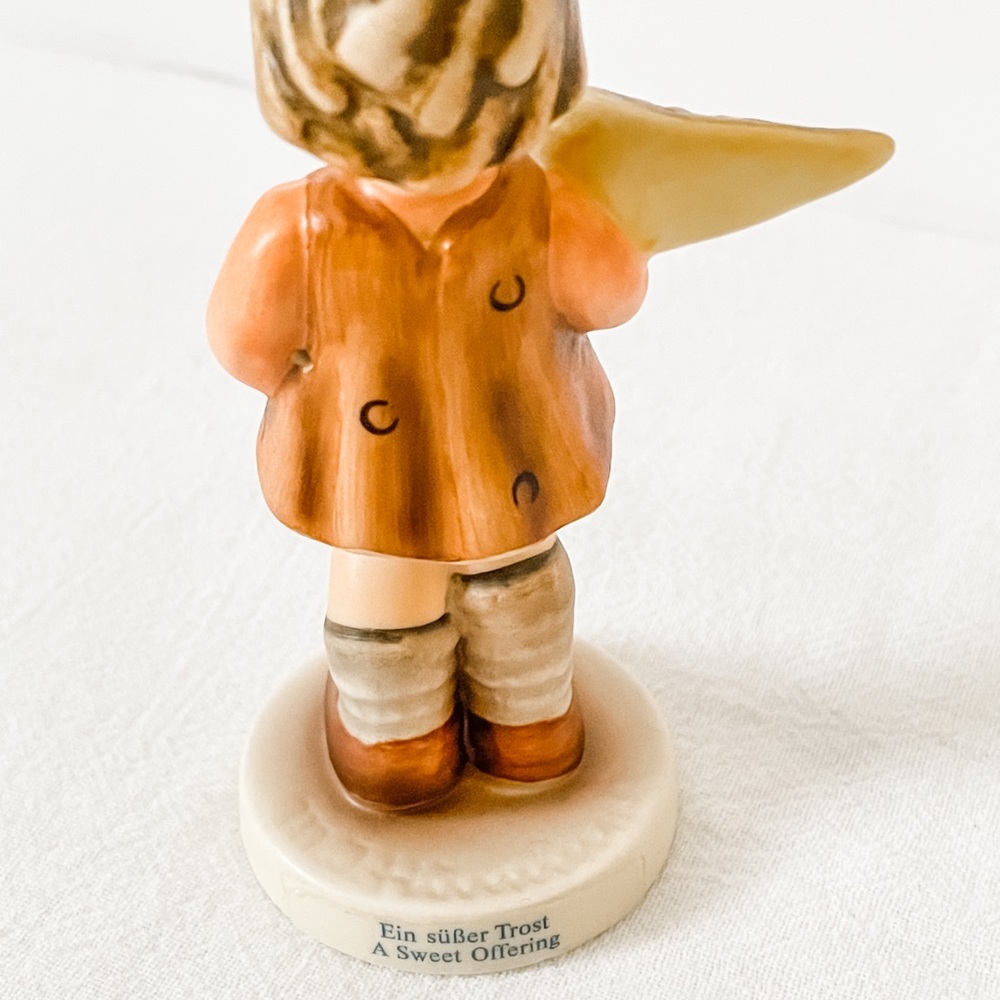 “A Sweet Offering” Hummel - Picture 4 of 6